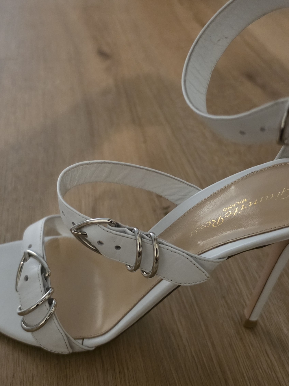 Gianvito Rossi White Pointed Buckle-Strap Stiletto Heels - Picture 5 of 7